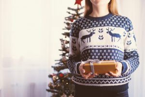 what to wear with a christmas jumper