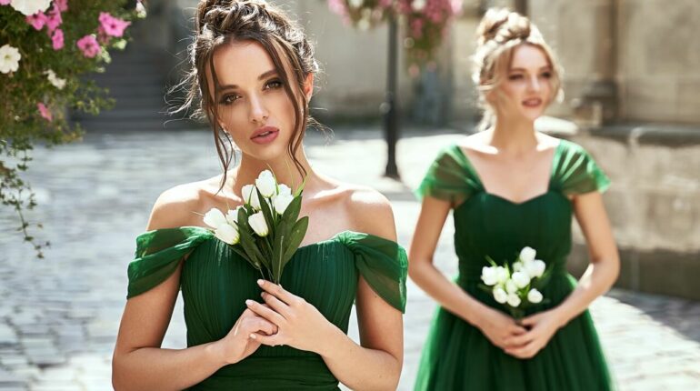 What To Wear With Emerald Green Dress